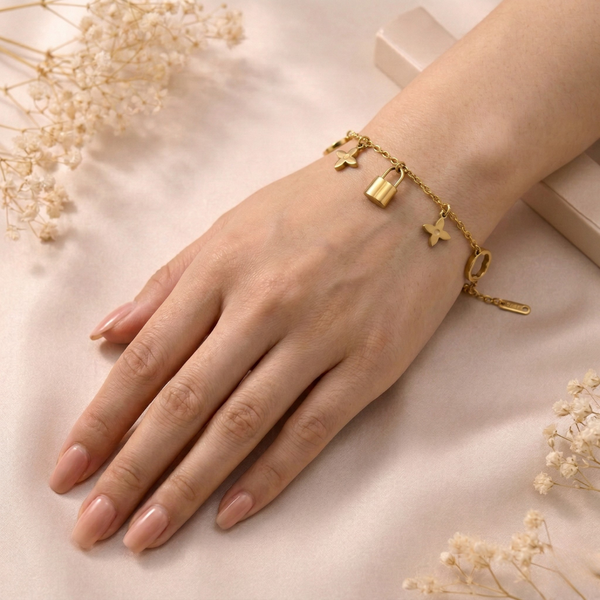 Locket Floral Charm Bracelet – Anti-Tarnish Gold