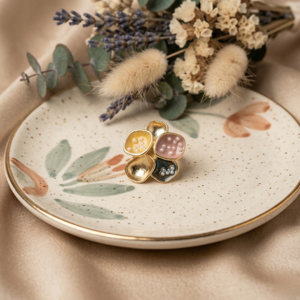 Quatre Pearl Petal Enamel Ring – Anti-Tarnish Gold