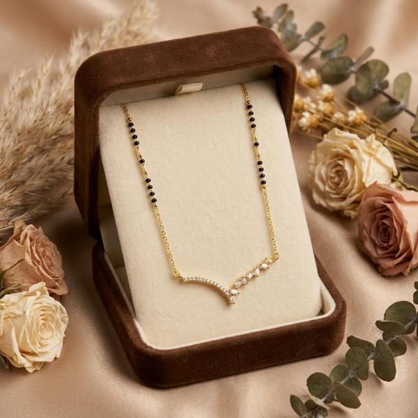 Aarini Crystal Curve Mangalsutra Necklace – Anti Tarnish Gold