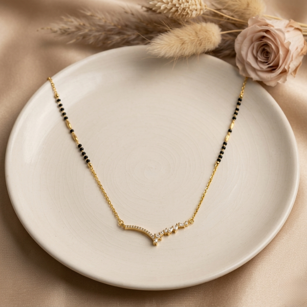 Aarini Crystal Curve Mangalsutra Necklace – Anti Tarnish Gold