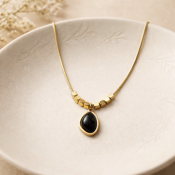 Onyx Teardrop Cube Chain Necklace – Anti-Tarnish Gold