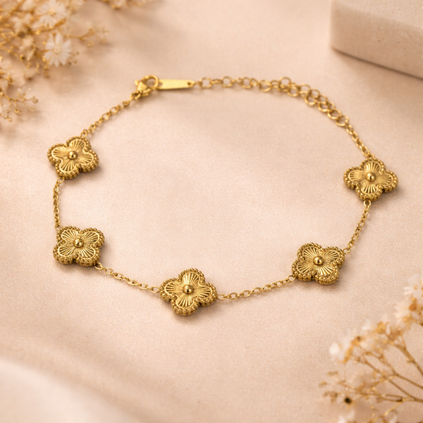 Gold Clover Station Bracelet – Anti-Tarnish Gold