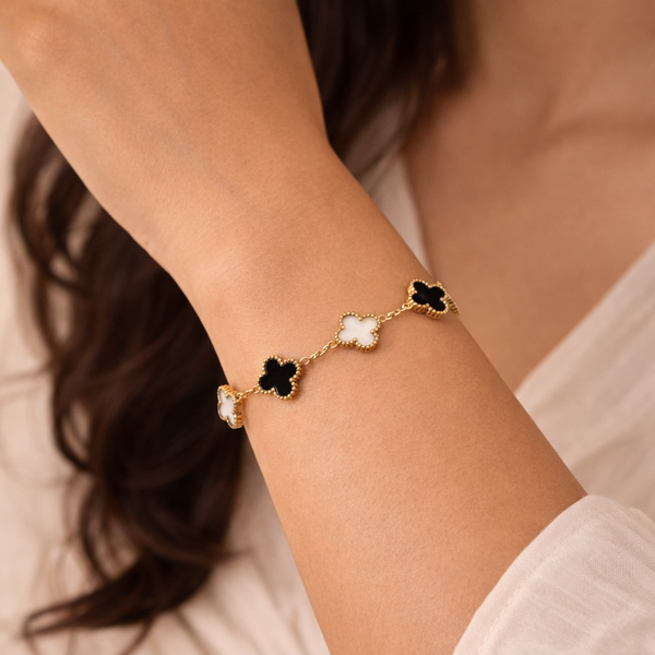 Black and White Clover Station Bracelet – Anti-Tarnish Gold