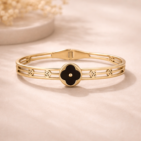 Onyx Clover Bangle Bracelet – Anti-Tarnish Gold