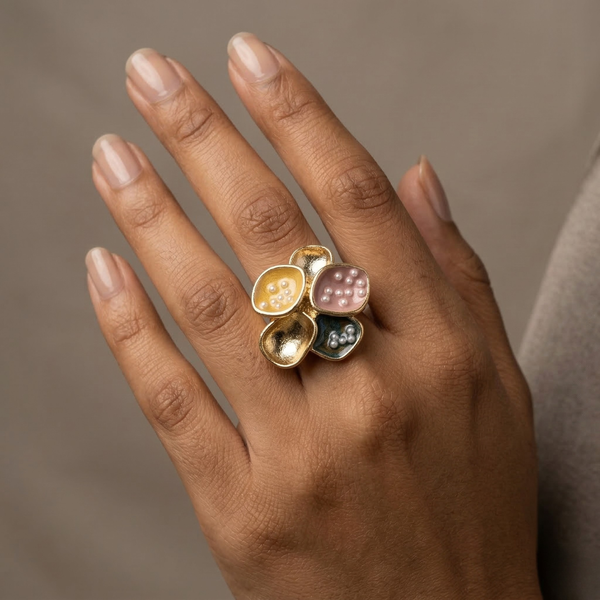 Quatre Pearl Petal Enamel Ring – Anti-Tarnish Gold