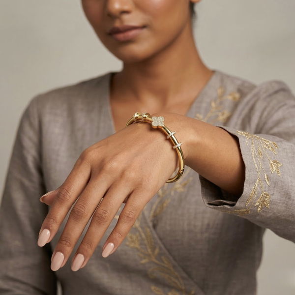 Clover Pave Crystal Bangle – Anti Tarnish Gold