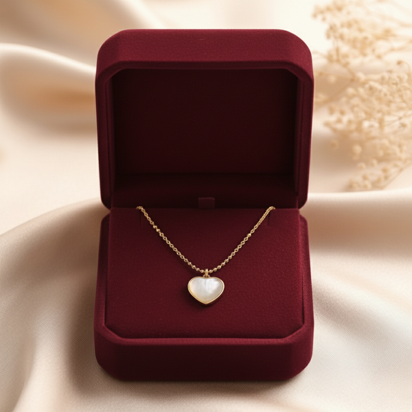 Lune Heart Pendant Necklace – Anti-Tarnish Gold